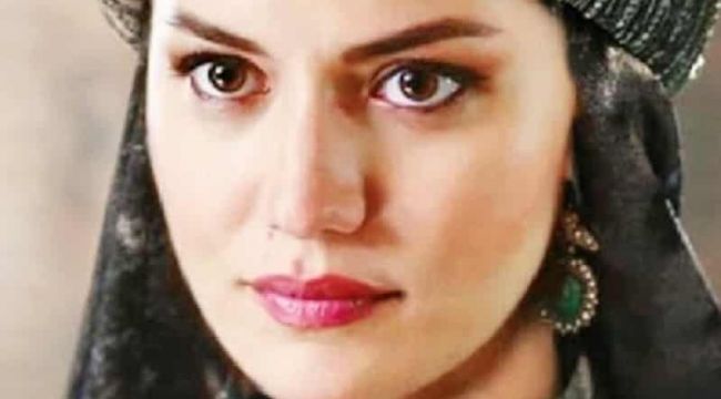 Alp Arslan Dizisinin Aka Hatun'u Fahriye Evcen Yeni Rol ?in Har?l Har?l al???yor